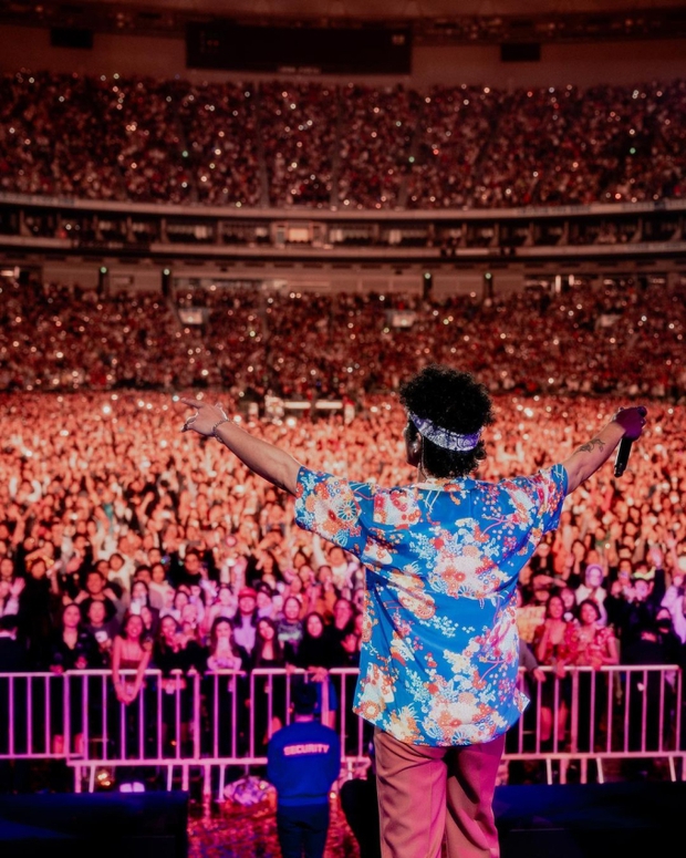 Lý do Bruno Mars phải đi tour cật lực ở Châu Á: Phải kiếm tiền trả nợ vì cờ bạc? - Ảnh 3.