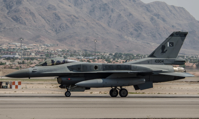 Tiêm kích F-16 Pakistan tại căn cứ không quân Mỹ ở bang Nevada tháng 8/2016. Ảnh: Không quân Mỹ