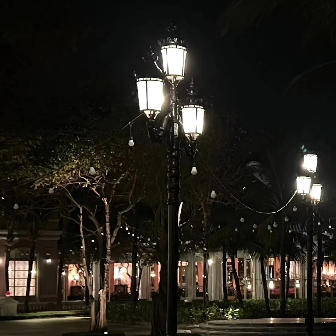 Khung cảnh Phú Quốc về đêm qua ống kính UEE.
