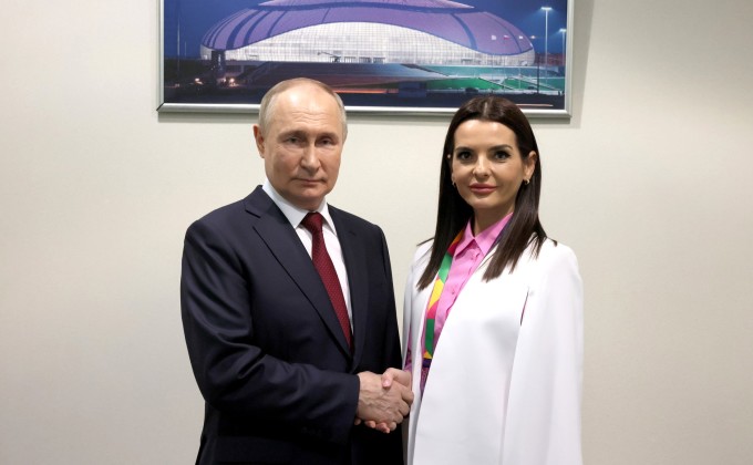 Yevgeniya Gutul (phải), thống đốc vùng tự trị Gagauzia của Moldova, gặp Tổng thống Nga Vladimir Putin vào ngày 6/3 tại Sochi. Ảnh: Kremlin