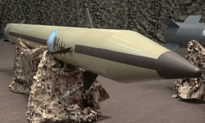 Tên lửa trong triển lãm của Houthi tại Yemen tháng 7/2019. Ảnh: Reuters
