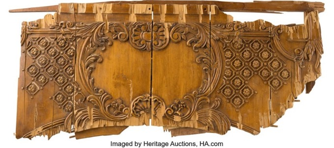 Cánh cửa vỡ trong Titanic trong buổi đấu giá. Ảnh: Heritage Auctions