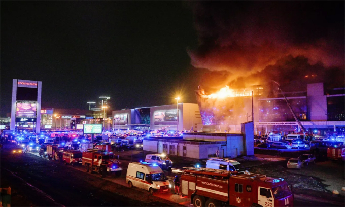 Đám cháy tại nhà hát Crocus City Hall ở tỉnh Moskva, Nga sau vụ xả súng ngày 22/3. Ảnh: RIA Novosti