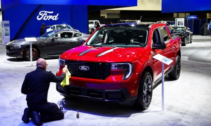 Các hãng xe chọn Mexico để sản xuất mẫu giá cả phải chăng, như Ford với mẫu bán tải Maverick. Ảnh: Reuters