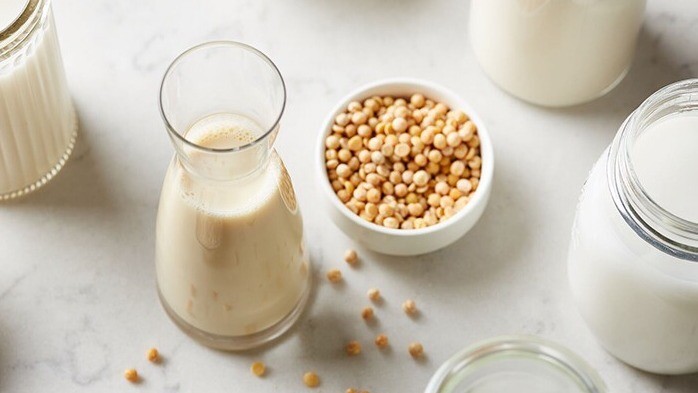 Sữa đậu nành có khả năng kéo dài tuổi thọ của tế bào. (Ảnh minh họa).