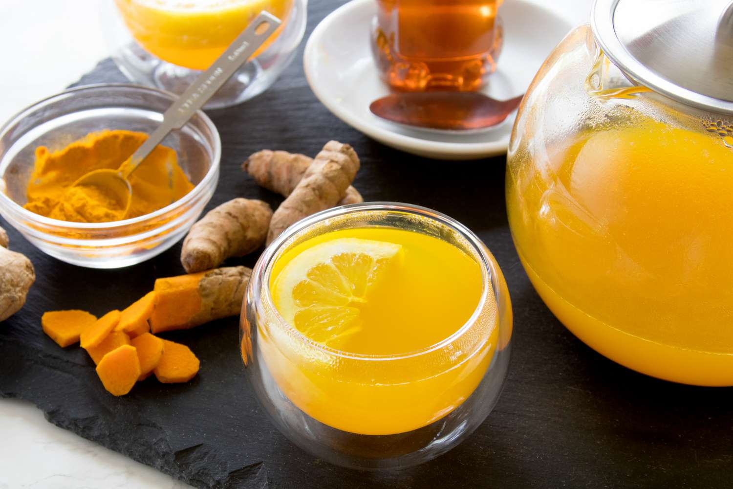 Trà nghệ có tác dụng chống viêm, chống oxy hóa…