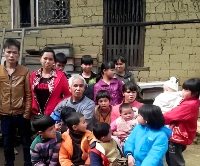 Cô gái 19 tuổi lấy chồng hơn 30 tuổi và sinh 15 đứa con.