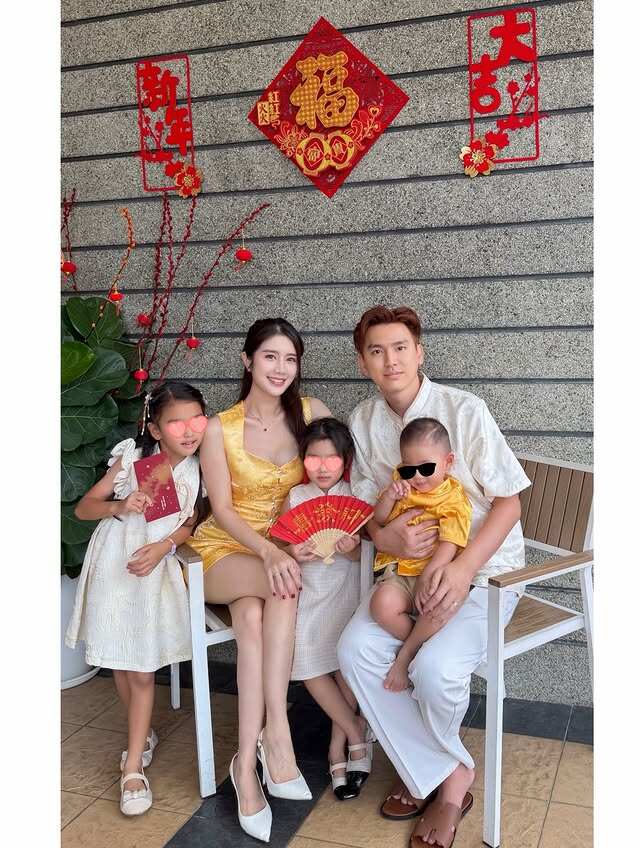 Hot girl tiếp viên hàng không nghiện đẻ, vừa sinh 3 lần liên tiếp đã mang bầu con thứ 4, đẹp nõn nà không chỗ chê - 5