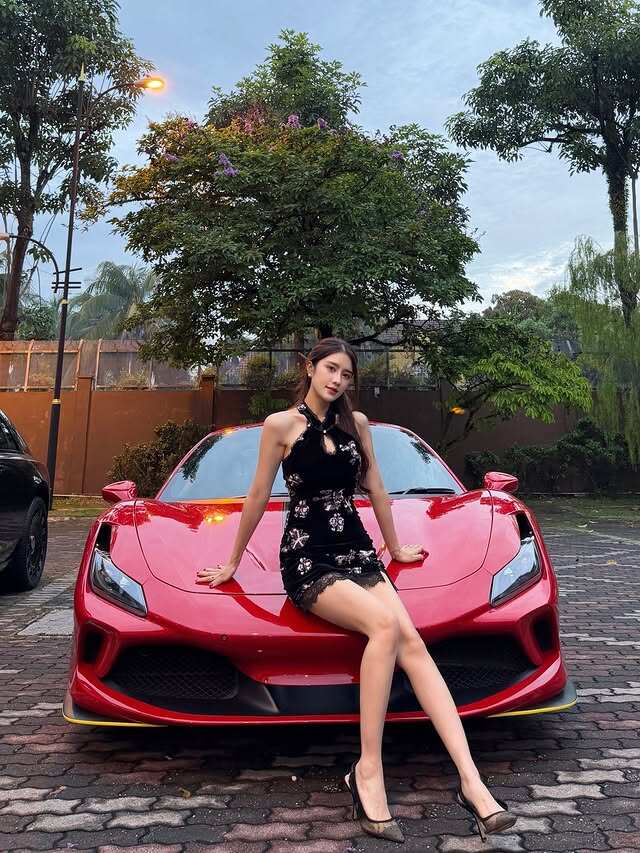 Hot girl tiếp viên hàng không nghiện đẻ, vừa sinh 3 lần liên tiếp đã mang bầu con thứ 4, đẹp nõn nà không chỗ chê - 8