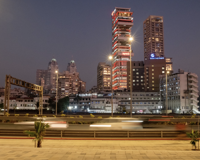 Con đường âm nhạc trên đường cao tốc ven biển Mumbai chạy qua khu dân cư cao cấp Breach Candy và nhiều tòa chung cư lân cận khiến người dân khổ vì tiếng ồn. Ảnh: Nirmal G./The Guardian