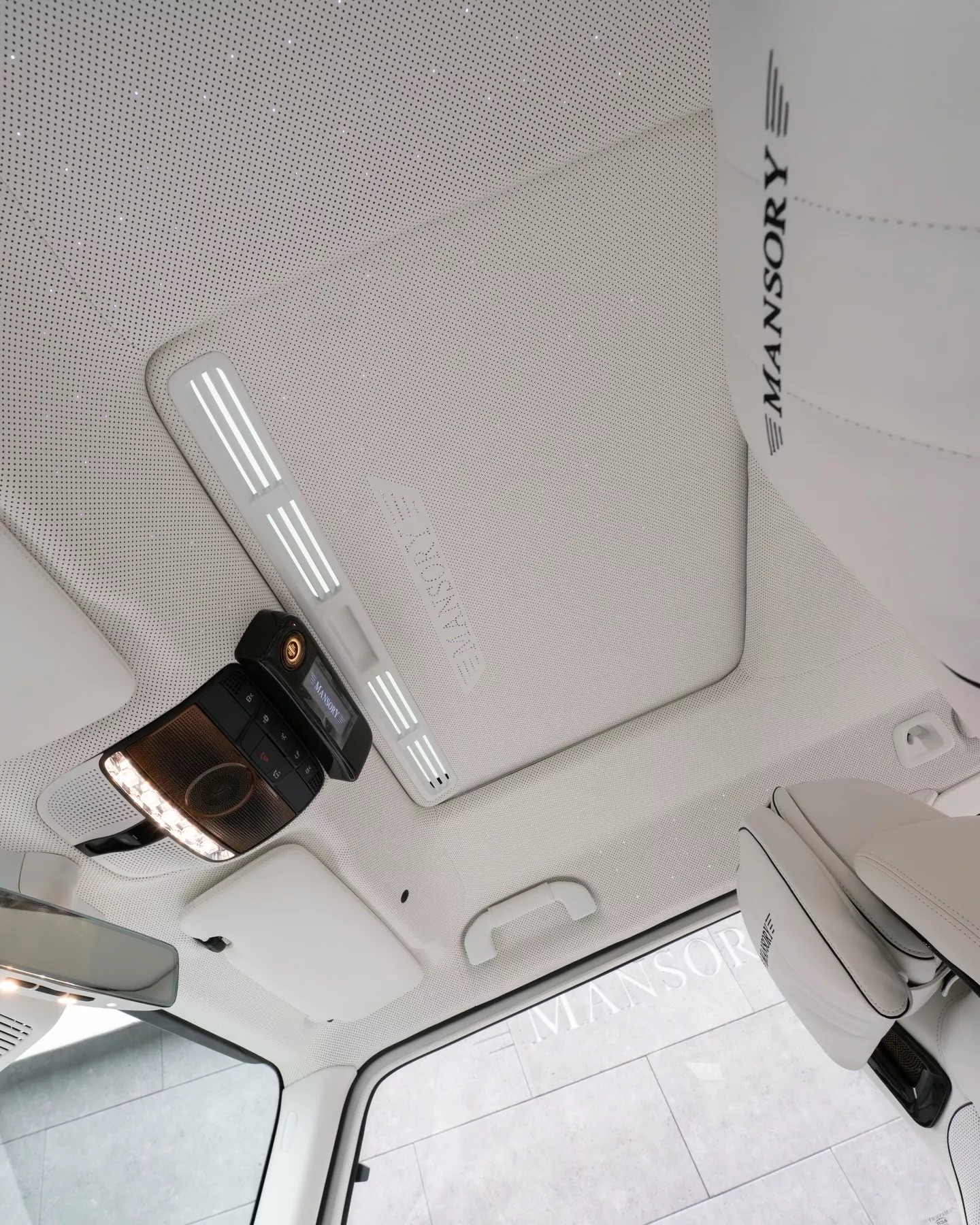 Chiếc Mercedes G-Class này chỉ có 0,0000001% dân số trên thế giới sở hữu được: Cửa mở ngược như Rolls-Royce, mạnh 900 mã lực- Ảnh 12.