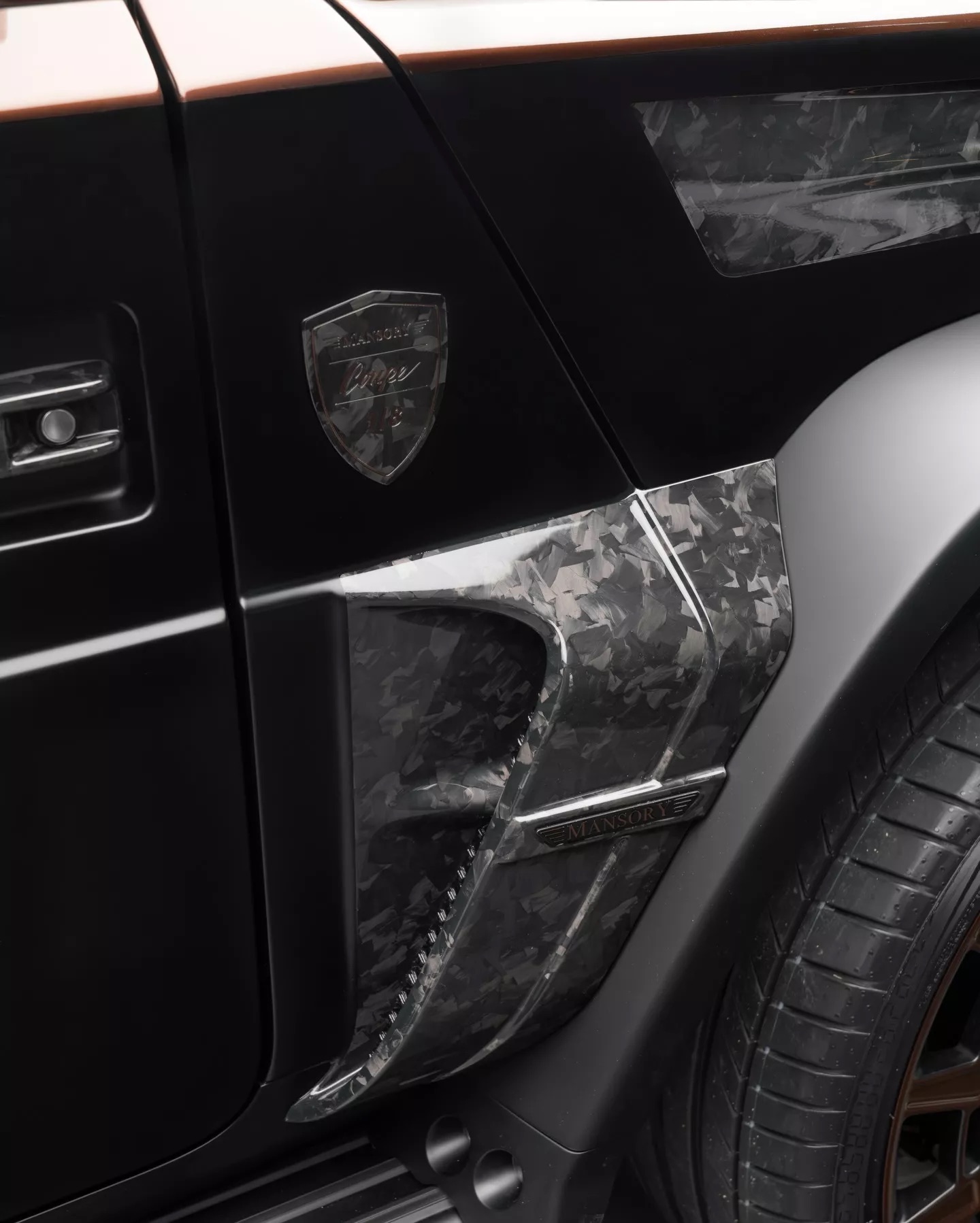 Chiếc Mercedes G-Class này chỉ có 0,0000001% dân số trên thế giới sở hữu được: Cửa mở ngược như Rolls-Royce, mạnh 900 mã lực- Ảnh 8.