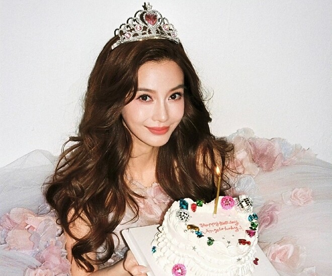 Angelababy bước sang tuổi 37 trong sự quan tâm của truyền thông và người hâm mộ.
