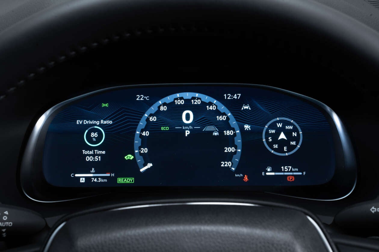 Toyota Venza 2026 ra mắt ĐNÁ: Giá quy đổi gần 2 tỷ đồng, động cơ hybrid như Camry, màn hình dễ gây tranh cãi- Ảnh 4. Toyota Venza 2026 ra mắt ĐNÁ: Giá quy đổi gần 2 tỷ đồng, động cơ hybrid như Camry, màn hình dễ gây tranh cãi- Ảnh 4.