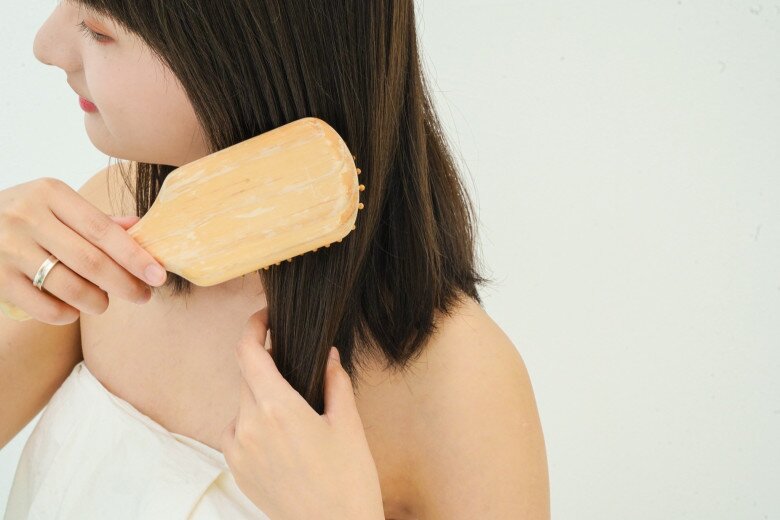 7 bước gội đầu cho nàng tóc mỏng và thưa, kiên trì thực hiện 1 tuần tóc luôn trông dày bồng bềnh, không cần tạo kiểu - 1