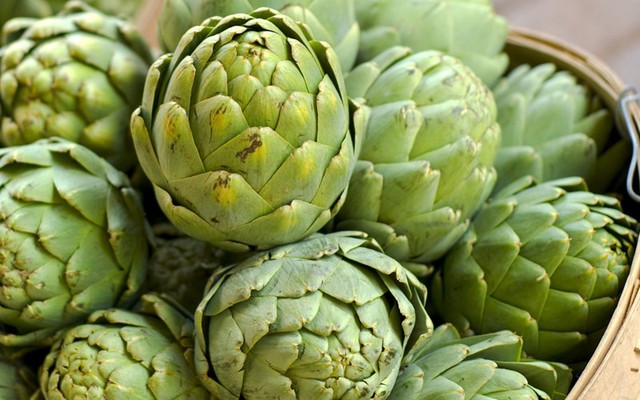 Bông atiso rất giàu các hợp chất hỗ trợ gan và các chất dinh dưỡng khác.