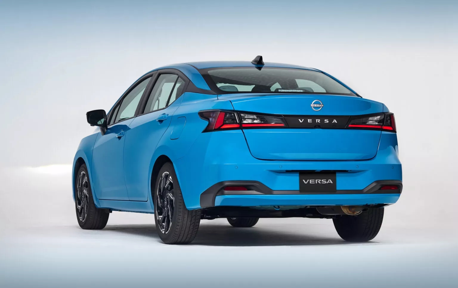 Nissan Almera 2026 ra mắt: Màn hình 12,3inch, loa tích hợp tựa đầu, 12 tính năng ADAS- Ảnh 2.