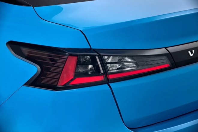 Nissan Almera 2026 ra mắt: Màn hình 12,3inch, loa tích hợp tựa đầu, 12 tính năng ADAS- Ảnh 10.