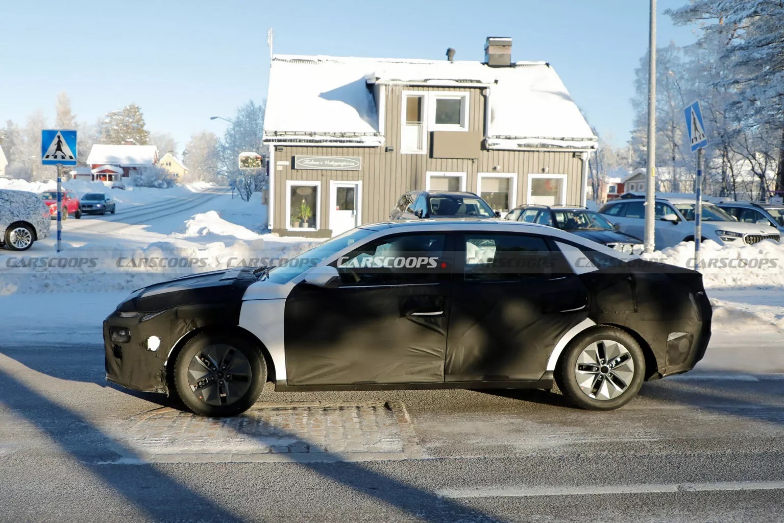 Xem trước nội thất Hyundai Elantra đời mới: Sang, xịn hơn Civic, Mazda3 với màn hình lớn, lược bỏ nhiều nút bấm- Ảnh 4.