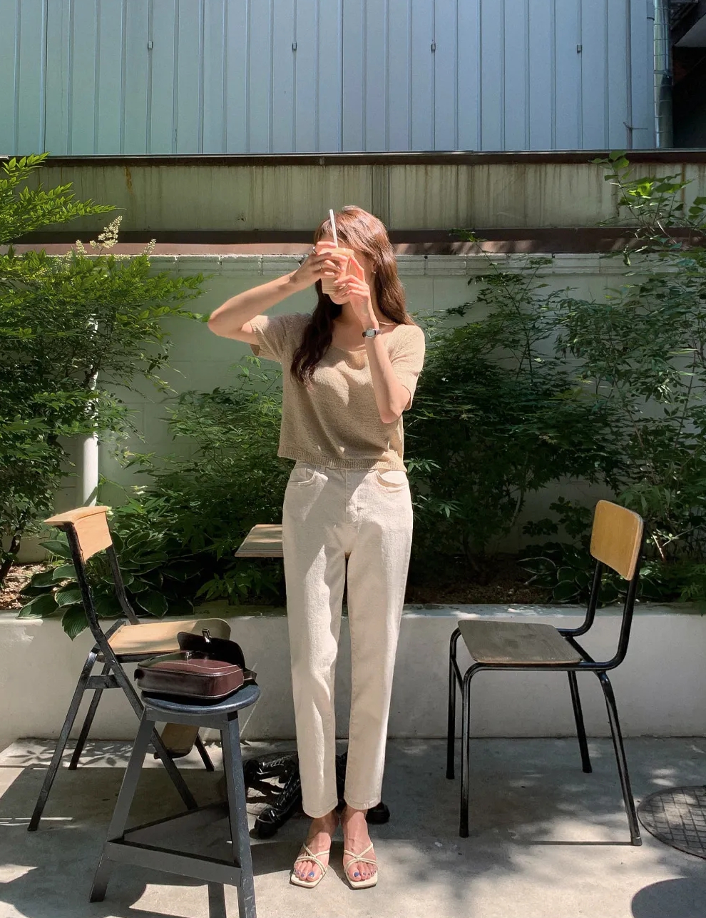 Không chỉ có sơ mi, phụ nữ Hàn còn mê 4 kiểu áo này khi đi làm vì vừa trẻ lại amp;#34;chanh sảamp;#34; - 14