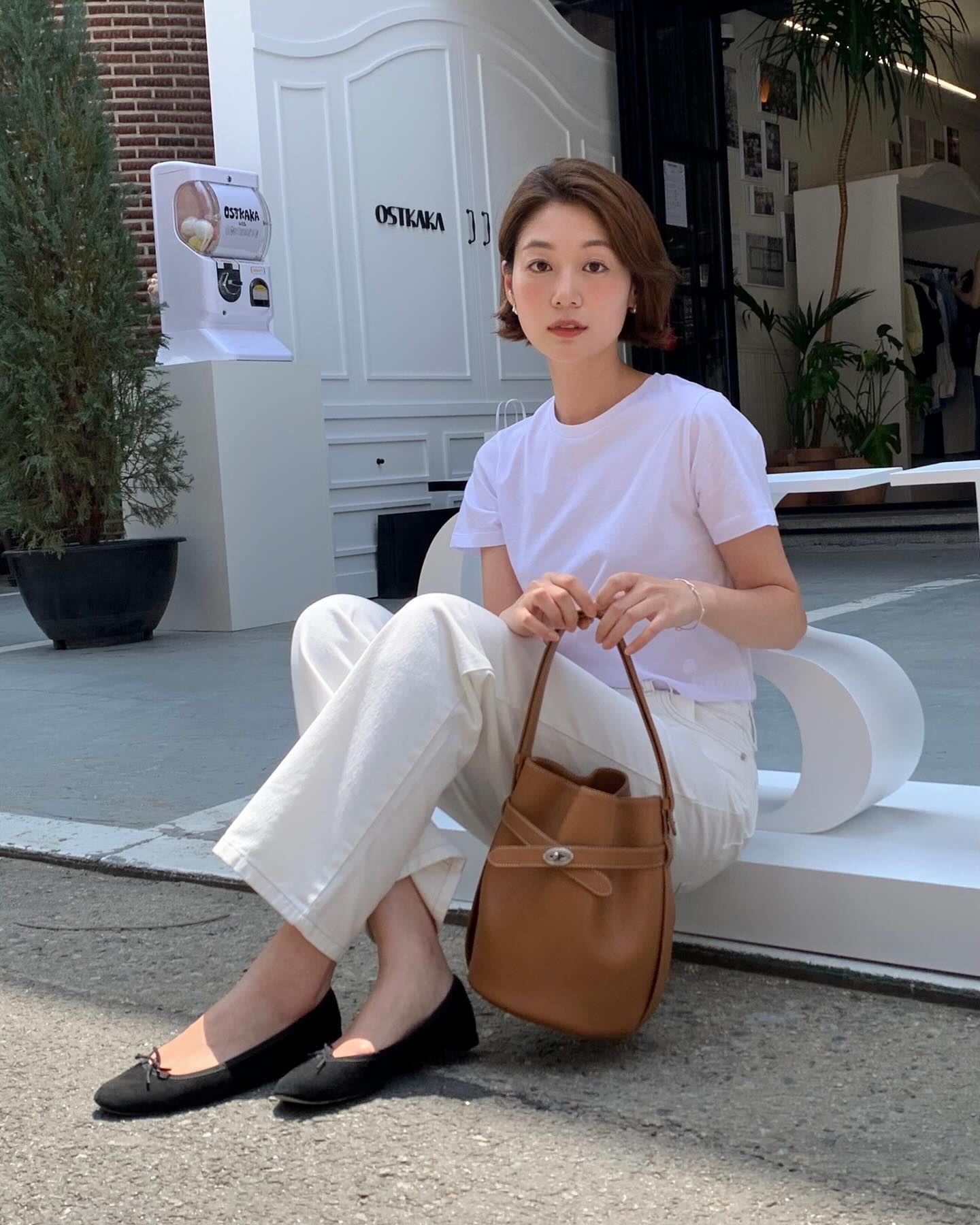 Không chỉ có sơ mi, phụ nữ Hàn còn mê 4 kiểu áo này khi đi làm vì vừa trẻ lại amp;#34;chanh sảamp;#34; - 15