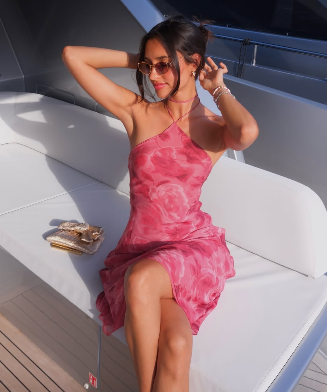 Cô dâu hot nhất toàn cầu ngồi siêu xe 300 tỷ về dinh: Mặt thiên thần body ác quỷ, mặc đẹp đến nỗi mỗi khung hình đều hóa bìa magazine- Ảnh 14.