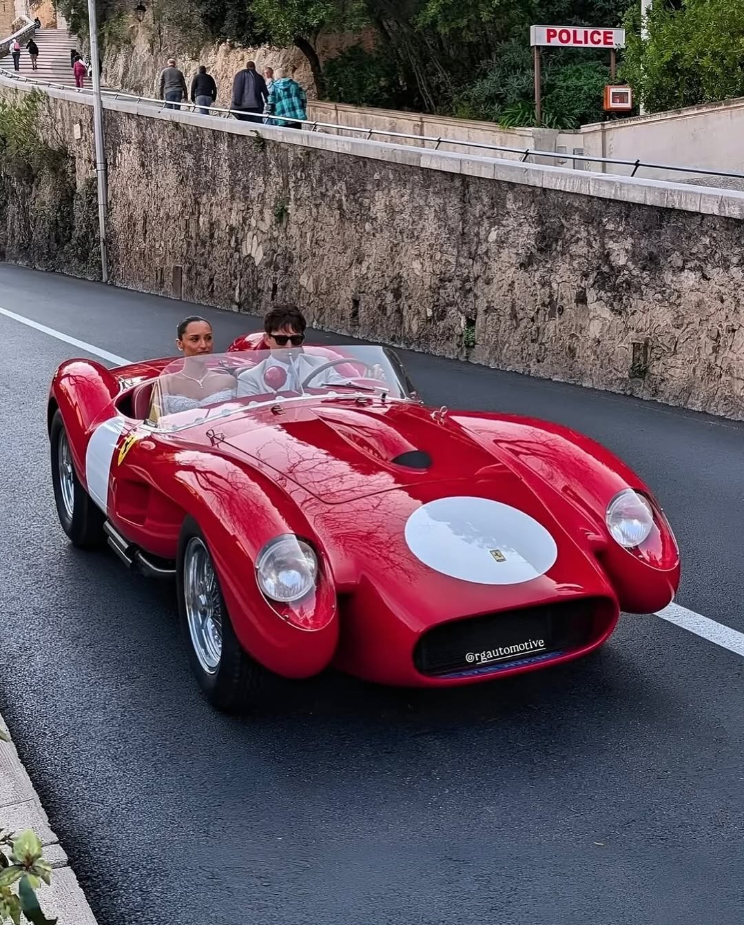 Đám cưới tầm cỡ quốc tế, chao đảo toàn cầu: Màn rước dâu 319 tỷ, cô dâu đẹp như Công chúa xé truyện bước ra- Ảnh 6.