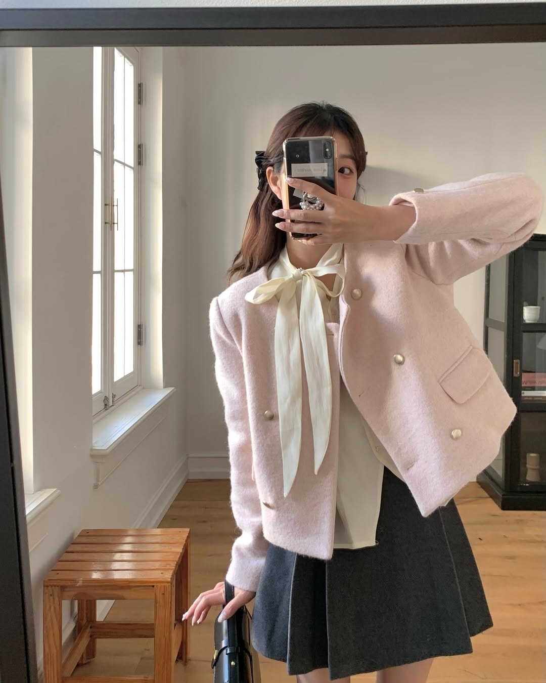 Mùa xuân năm nay, kiểu áo sơ mi này bất ngờ hot trở lại: Thanh lịch, đẹp tinh tế, rất hợp với chị em công sở - 13