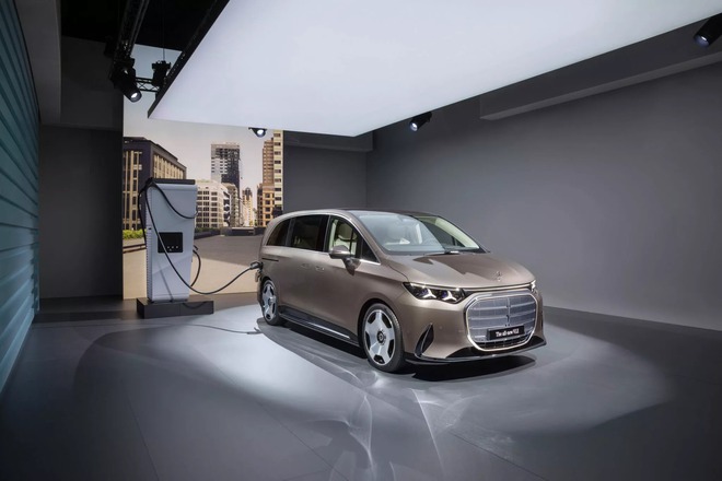 Mercedes-Benz VLE trình làng: Minivan điện đi hơn 700 km, nội thất màn hình 8K như máy bay riêng- Ảnh 1.