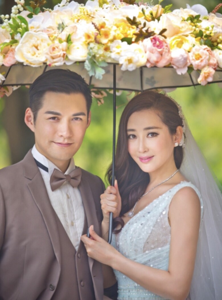 Năm 2014, cặp đôi tổ chức hôn lễ xa hoa ở Thượng Hải và Bali, Indonesia sau 1 năm đăng ký kết hôn.