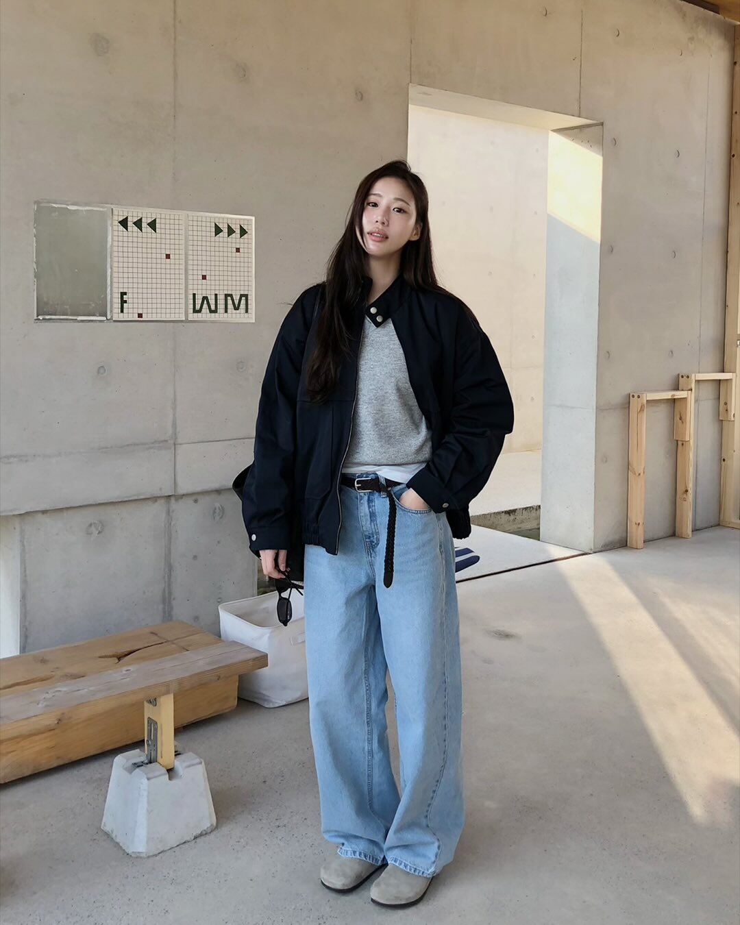 Giữa vô vàn quần ống rộng, 5 kiểu này thật sự đáng sắm vì dễ mặc lại tôn dáng ngút ngàn - 1