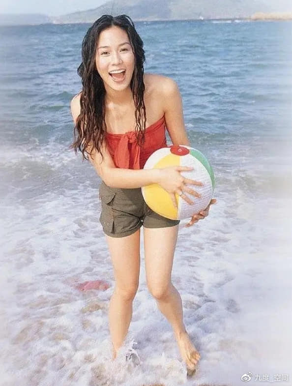 Vẻ ngoài rạng rỡ, đầy sức sống của cô thuở thiếu nữ.