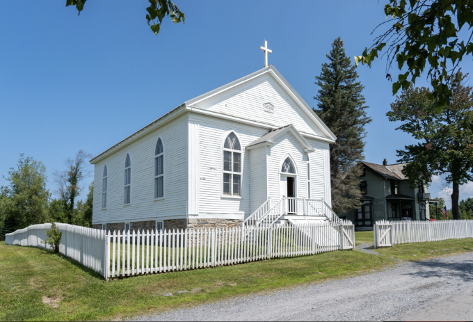 Nhiều người Mỹ đang tìm mua nhà thờ làm nơi do giá rẻ, bất chấp các rủi ro về mặt pháp lý. Ảnh minh họa: Shutterstock