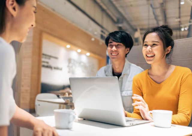 Trong quá trình giao tiếp, Cự Giải luôn giữ thái độ đúng mực và khéo léo. Họ tránh chạm vào những chủ đề nhạy cảm khiến người khác khó xử. Ảnh minh họa