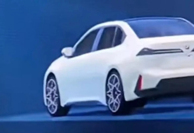 BMW 3 Series 2026 lộ ảnh mới với nhiều chi tiết thú vị: Cản trước, mâm, phuộc, ghế nỉ dùng nhôm, nhựa tái chế- Ảnh 2.