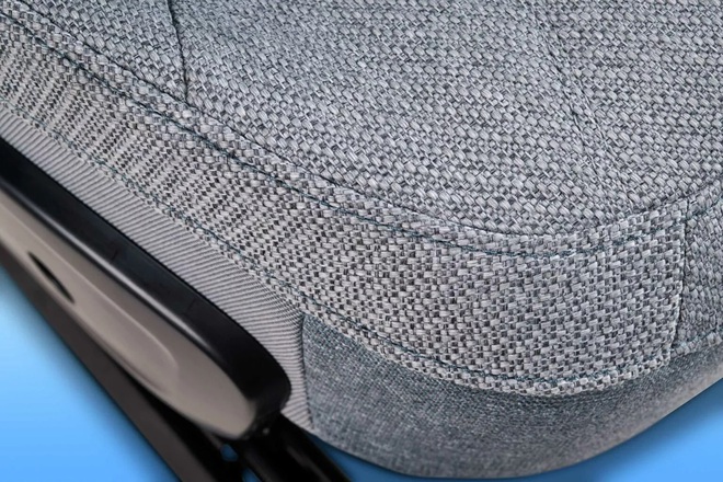 BMW 3 Series 2026 lộ ảnh mới với nhiều chi tiết thú vị: Cản trước, mâm, phuộc, ghế nỉ dùng nhôm, nhựa tái chế- Ảnh 5.