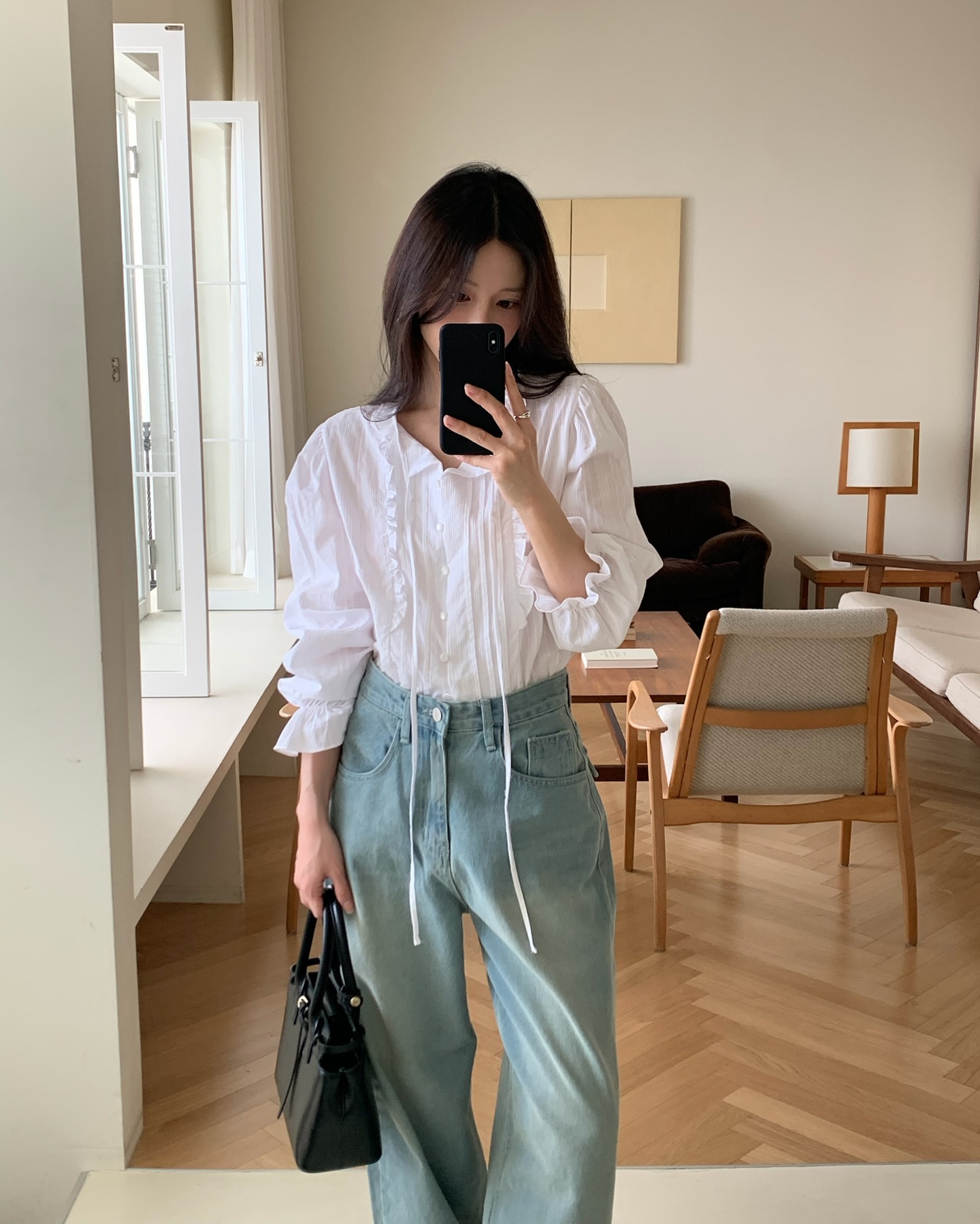 Không cần sắm nhiều, 4 outfit mùa hè này giúp chị em mặc đơn giản mà vẫn sang, áp dụng trông có gu hơn hẳn  - 1