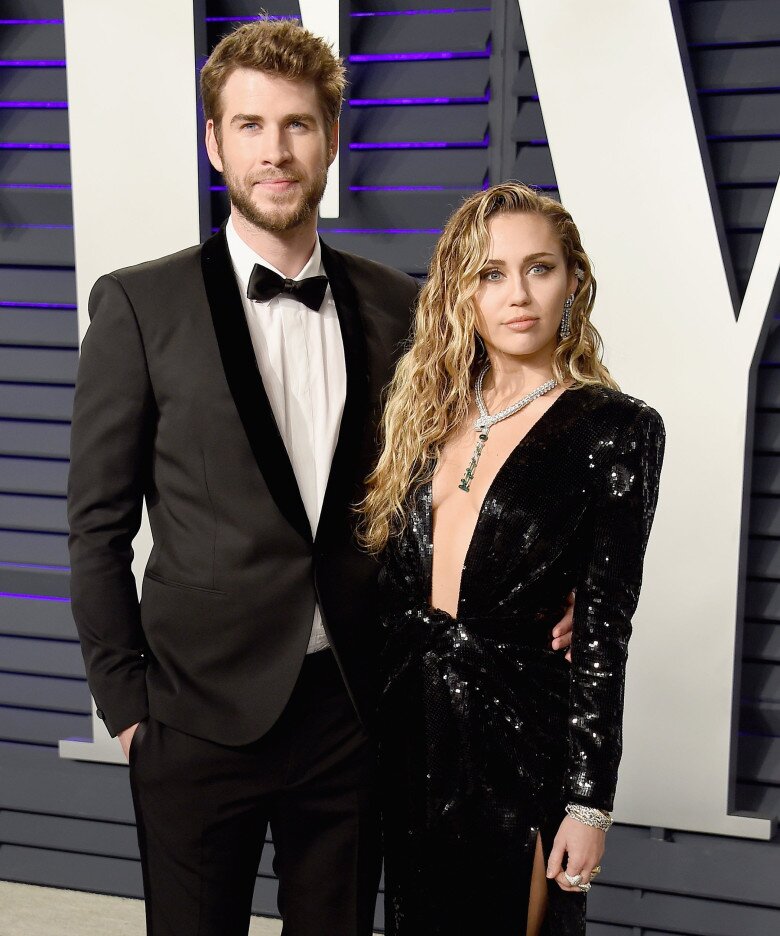 Miley Cyrus ly hôn với Liam Hemsworth chỉ sau 8 tháng về chung 1 nhà.