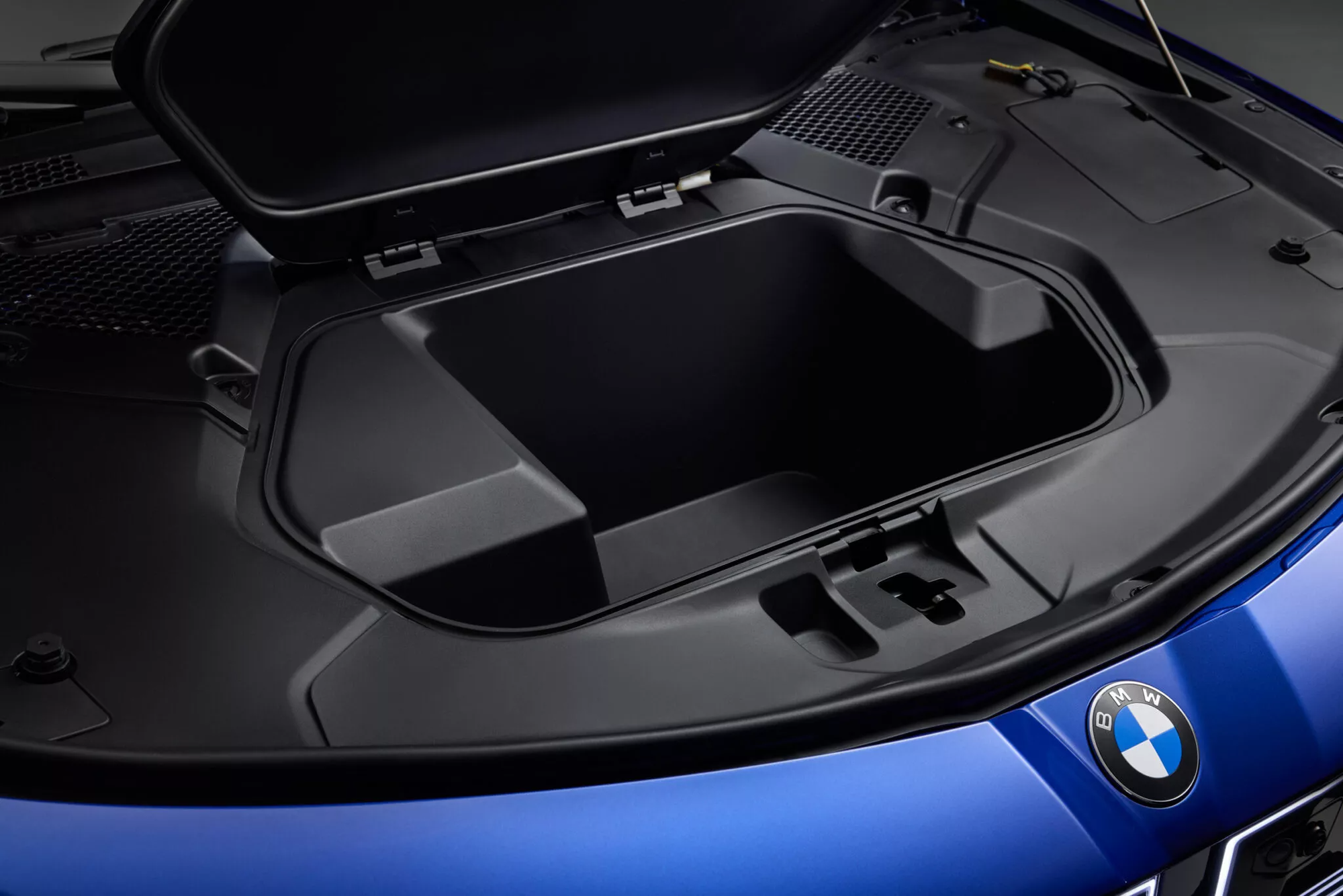 BMW i3 lộ diện: Nhìn như đến từ tương lai, có cả AI hỗ trợ người lái, sạc đầy đi gần 1.000 km- Ảnh 4.