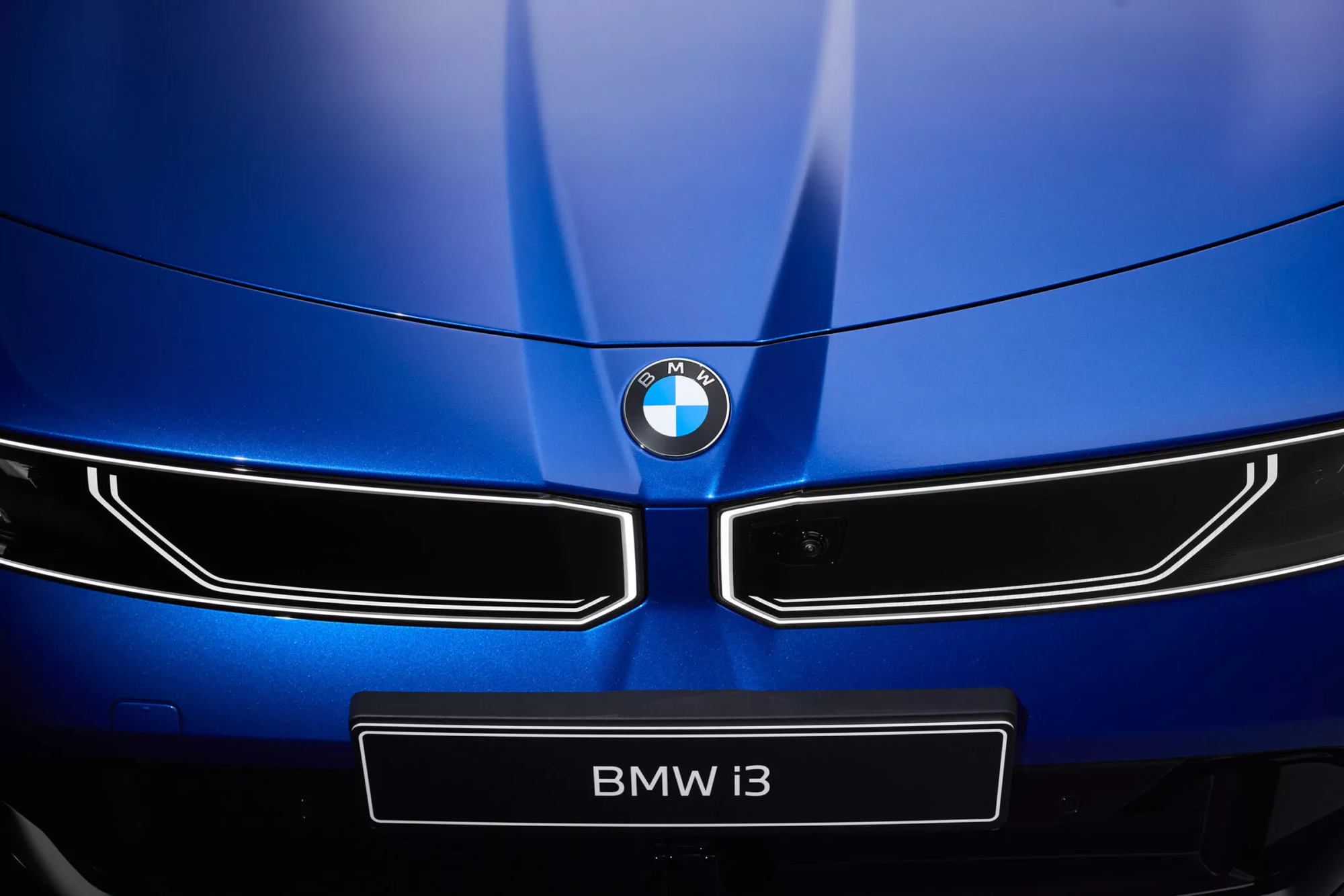 BMW i3 lộ diện: Nhìn như đến từ tương lai, có cả AI hỗ trợ người lái, sạc đầy đi gần 1.000 km- Ảnh 7.