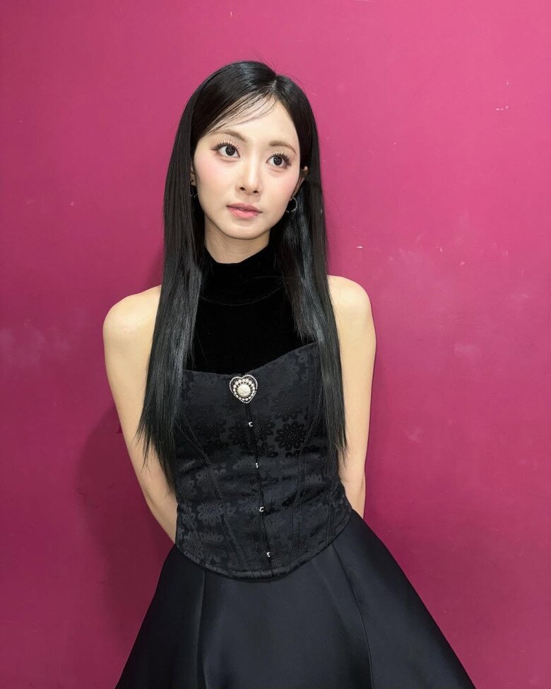 Nhan sắc xinh đẹp ở tuổi 27 của Tzuyu nhận được nhiều lời khen ngợi.