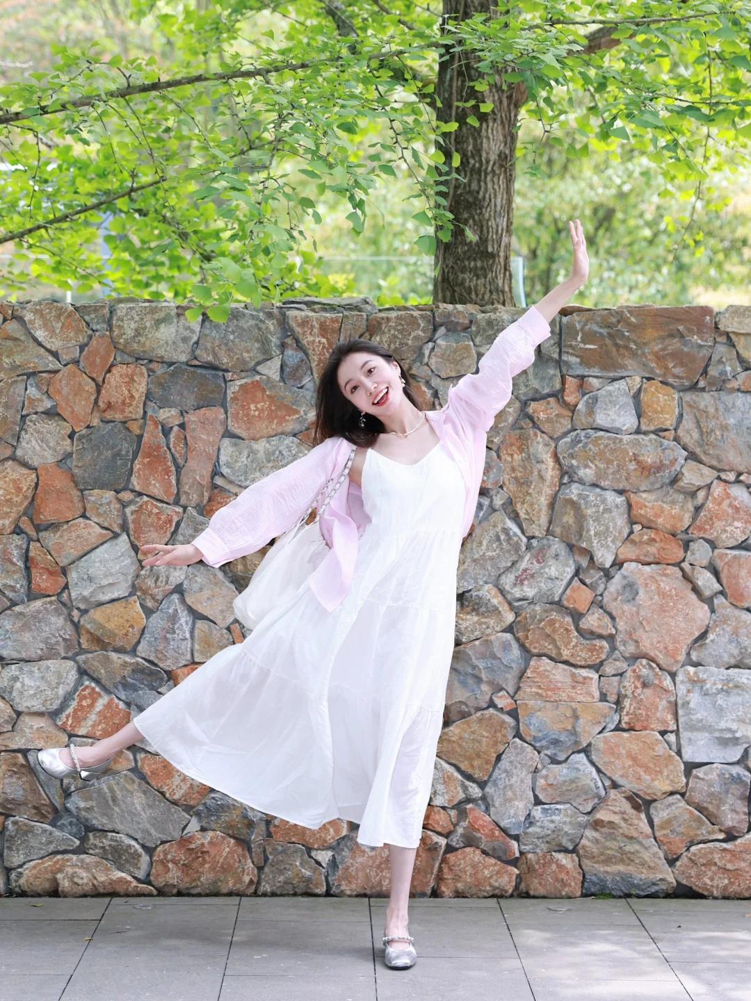 Hè này mặc gì đi làm cho mát mà vẫn đẹp, 5 công thức này là câu trả lời cho hội chị em - 17