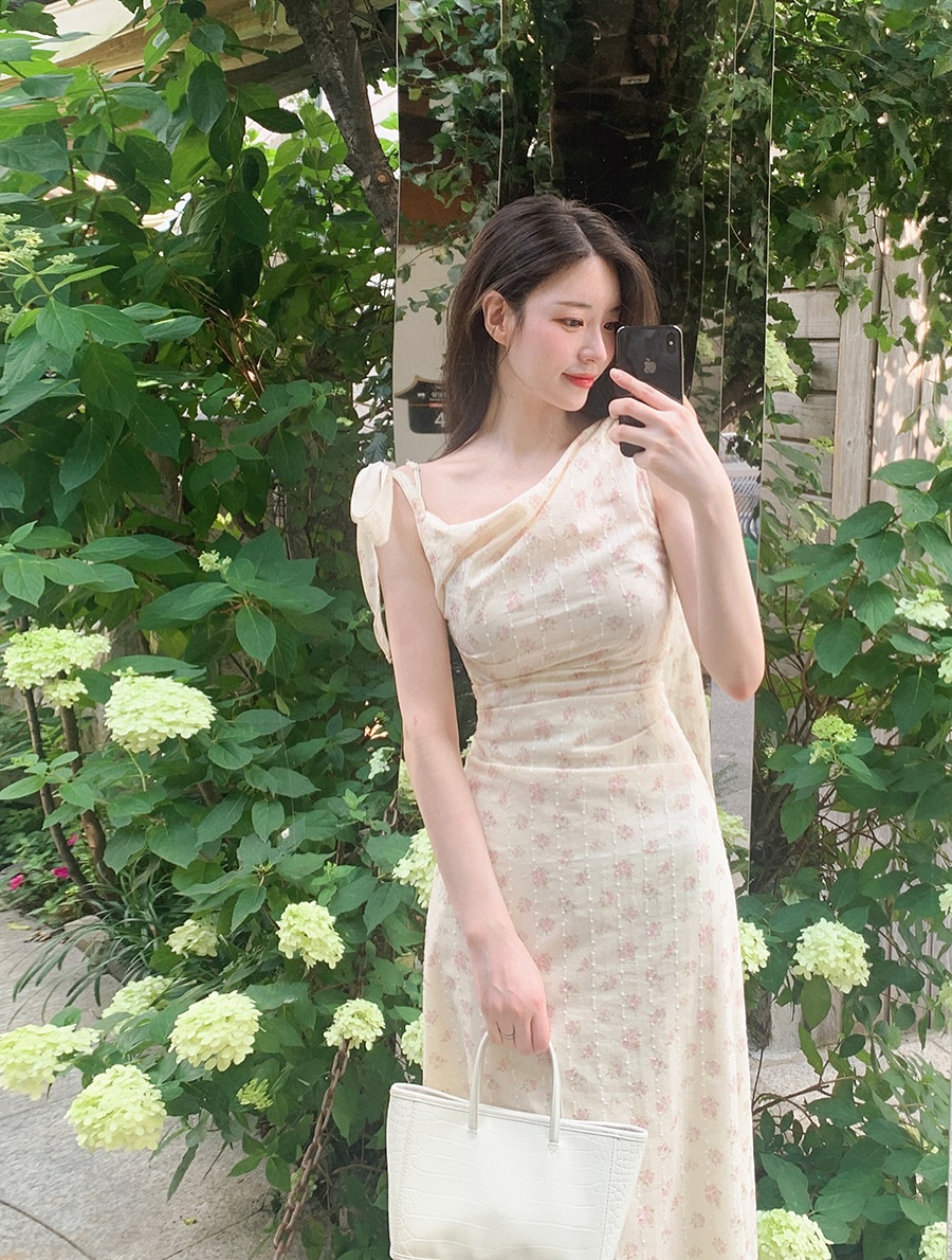 Hè này mặc gì đi làm cho mát mà vẫn đẹp, 5 công thức này là câu trả lời cho hội chị em - 18