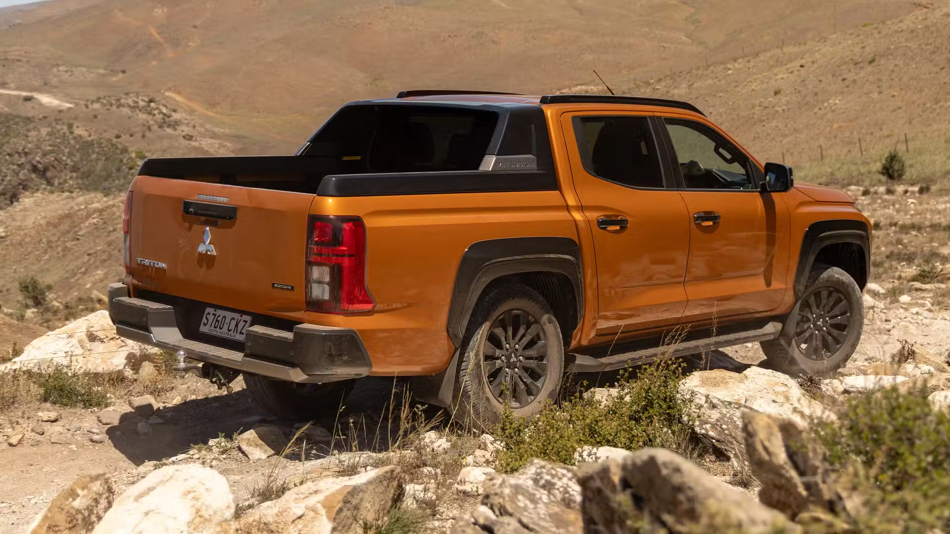 Mitsubishi Triton nhá hàng bản mới cho người thích địa hình khắc nghiệt: Động cơ giữ nguyên nhưng nâng cấp dàn gầm, lốp chuyên dụng- Ảnh 3.