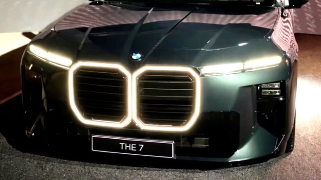 BMW 7 Series và X5 mới lần đầu lộ diện không che: Diện mạo thay đổi lớn, SUV khác biệt hoàn toàn với ngôn ngữ thiết kế mới- Ảnh 1.