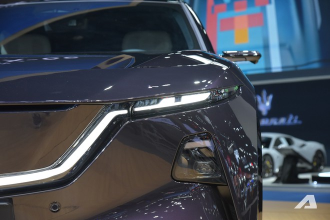 Xem Mazda CX-6e ngoài đời thực: Bề thế hơn CX-5, thiết kế bóng bẩy với 3 màn hình siêu lớn, chạy tới 600km/sạc- Ảnh 4. Xem Mazda CX-6e ngoài đời thực: Bề thế hơn CX-5, thiết kế bóng bẩy với 3 màn hình siêu lớn, chạy tới 600km/sạc- Ảnh 4.