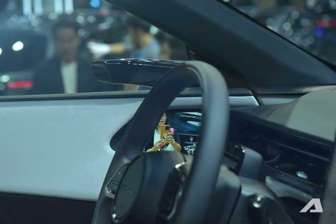 Xem Mazda CX-6e ngoài đời thực: Bề thế hơn CX-5, thiết kế bóng bẩy với 3 màn hình siêu lớn, chạy tới 600km/sạc- Ảnh 9. Xem Mazda CX-6e ngoài đời thực: Bề thế hơn CX-5, thiết kế bóng bẩy với 3 màn hình siêu lớn, chạy tới 600km/sạc- Ảnh 9.