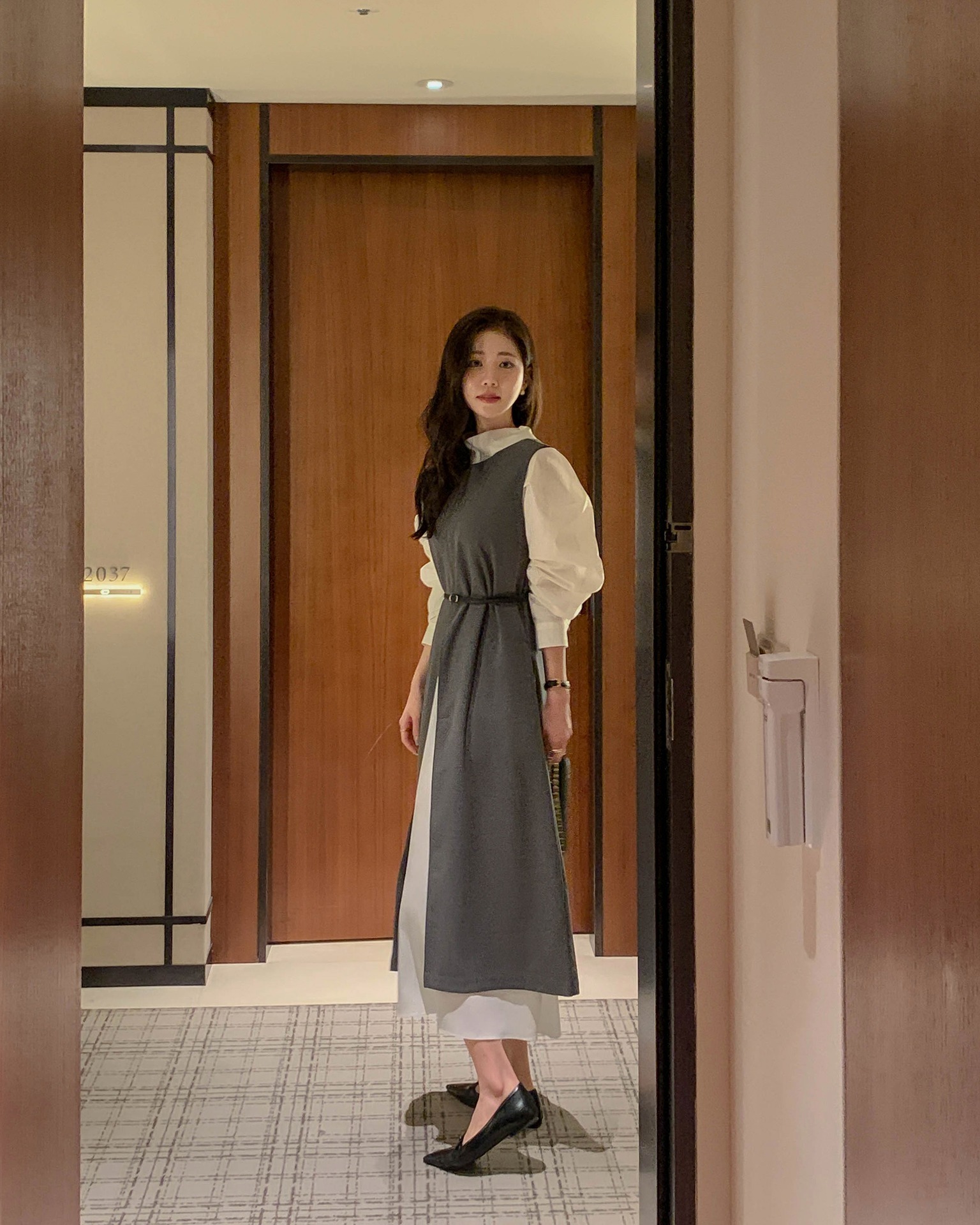 Đừng ăn mặc cầu kỳ, phụ nữ U35 nên amp;#34;kết thânamp;#34; với 5 công thức này nếu muốn đơn giản mà vẫn có gu - 14