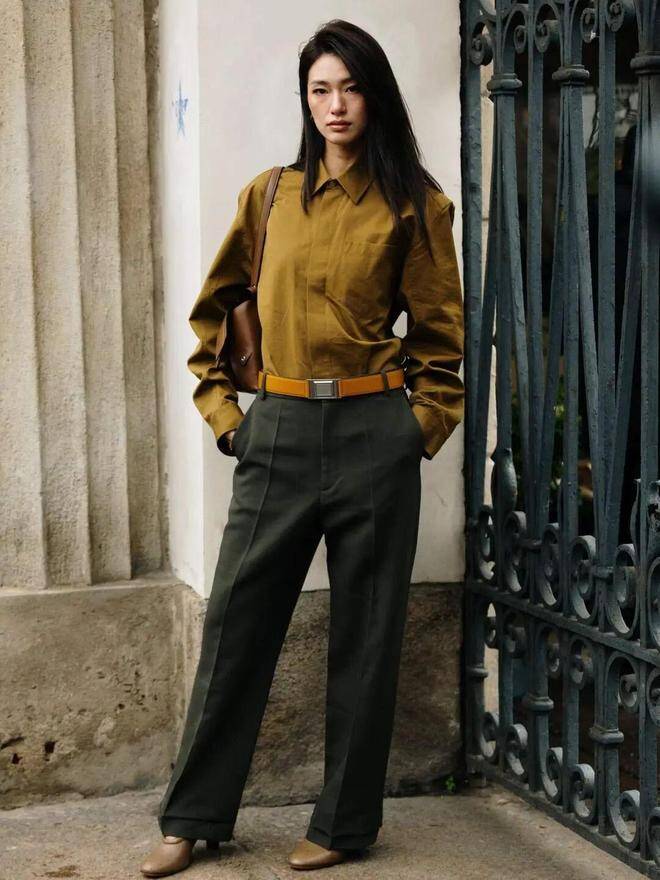 Không chỉ quần ống rộng, kiểu quần này cũng là “chân ái” mặc quanh năm của nàng công sở, dáng nào mặc cũng đẹp - 7