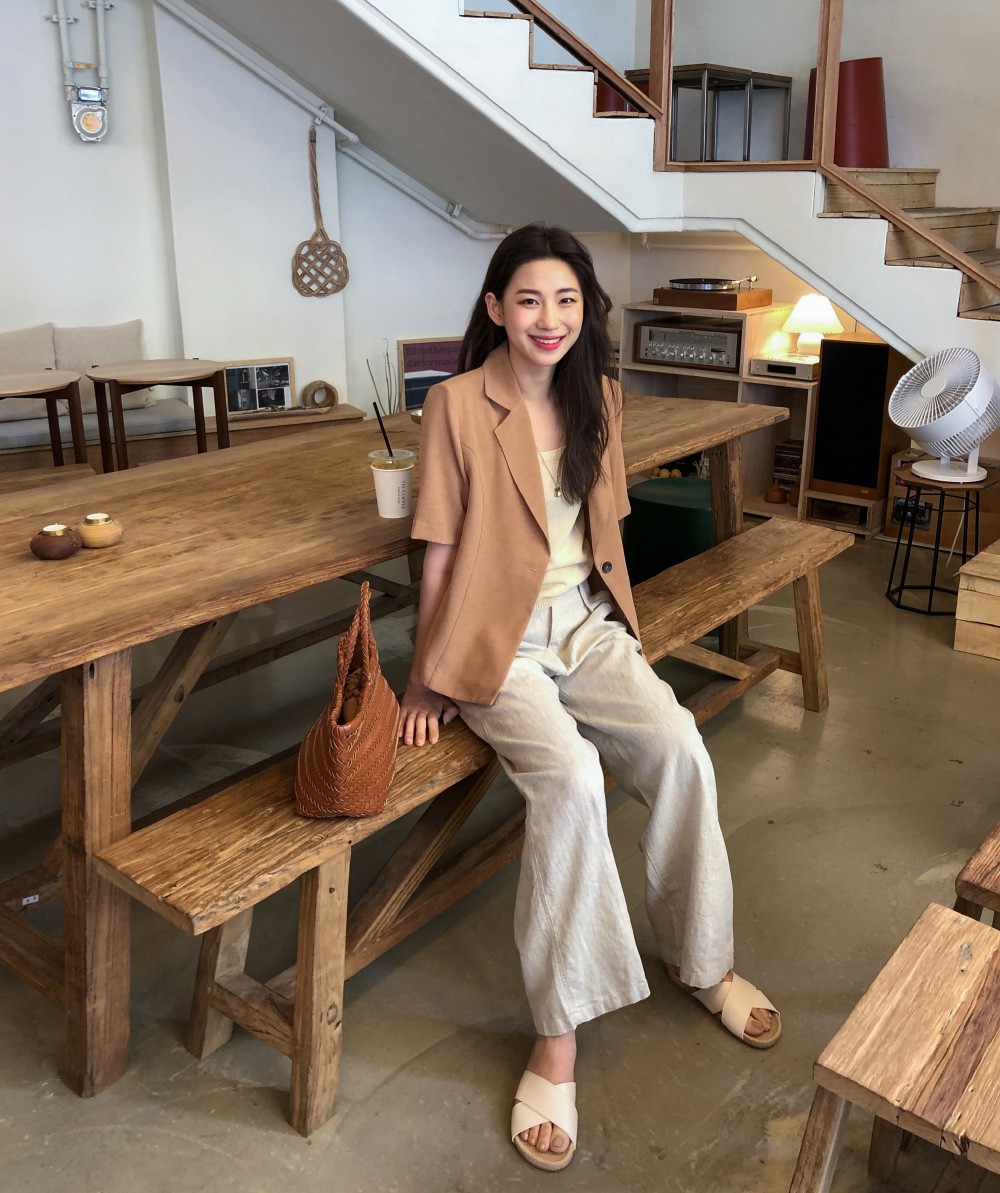 5 kiểu áo cộc tay đang được hội mặc đẹp ưu ái, chị em sắm là mặc xinh suốt mùa Hè - 5